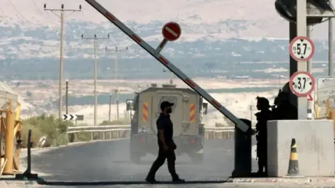 A Pair of Victims Shot in Assault Near West Bank-Jordan Passage, Israeli Military Reports