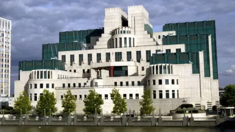 The UK's Secret Intelligence Service Introduces Dark Web Portal to Recruit Agents in Russia